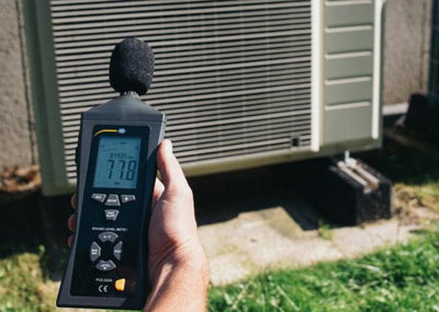 Buitenunit warmtepomp: waarom maakt hij lawaai?